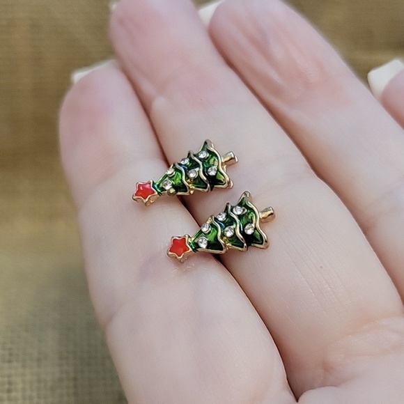 ENAMEL SHIMMER HOLIDAY TREE STUD EARRINGS - Picture 4 of 6